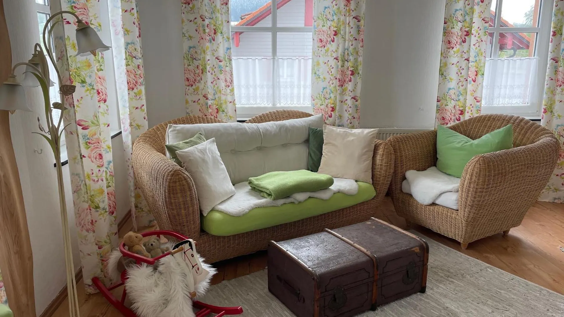 Apartment Die Dirndlkoenigin Grunenbach Germany